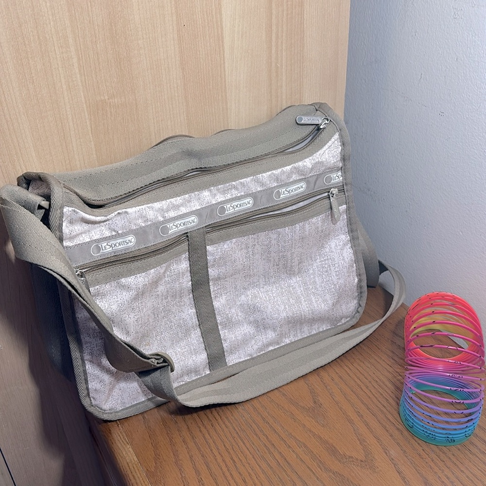 LeSportSac Crossbody Nylon Bag.